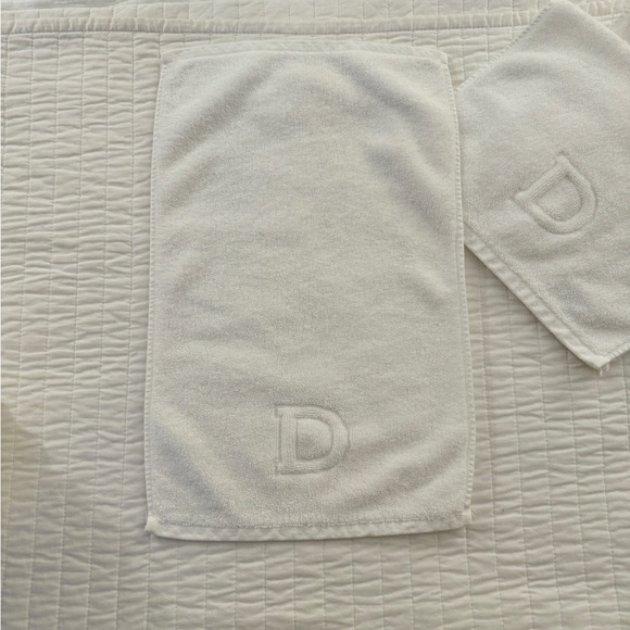 Matouk | Auberge “D” Guest Towels - Picture 2 of 5